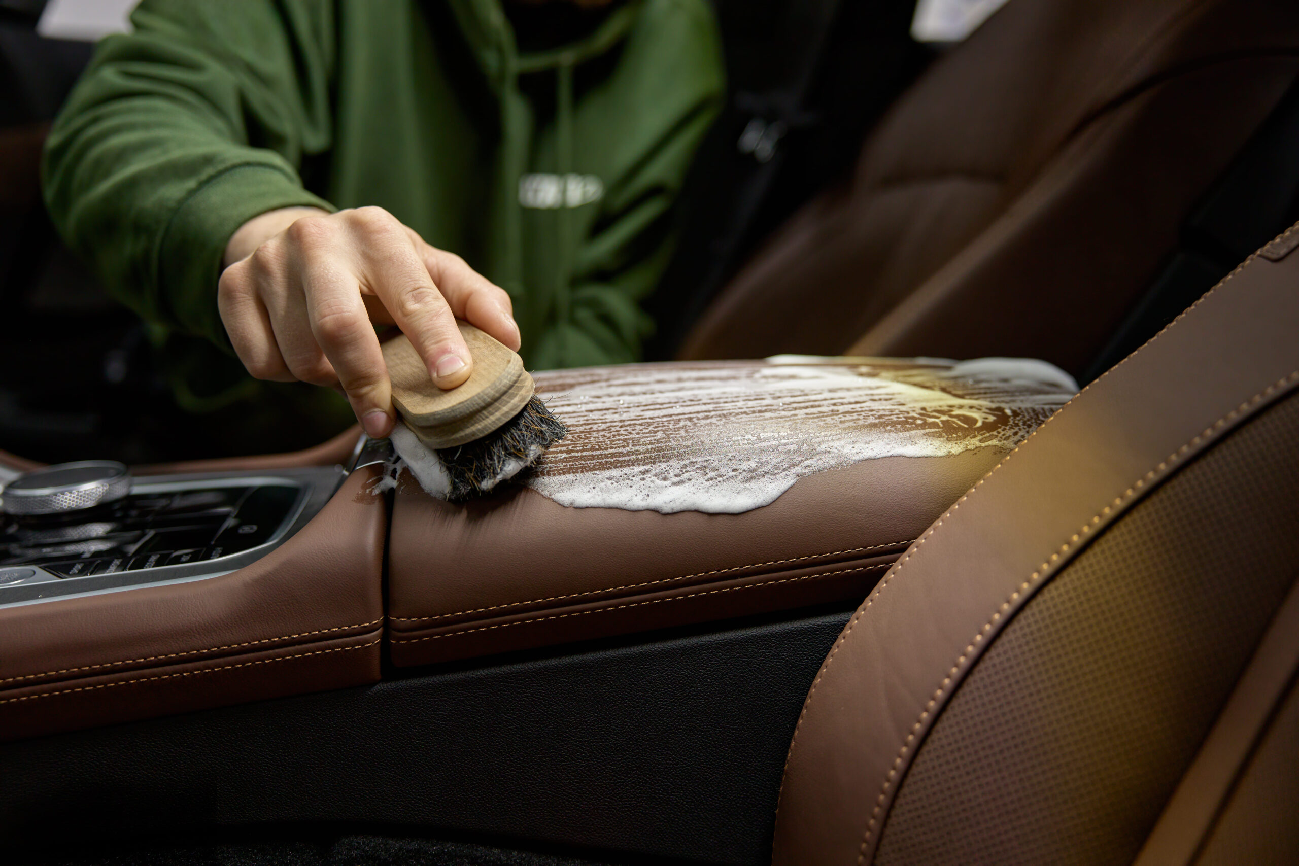 Защита кожаного салона от выгорания